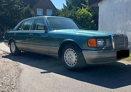 Mercedes-Benz 560 SEL