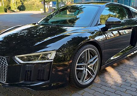 Audi R8 5.2 FSI plus S tronic quattro -