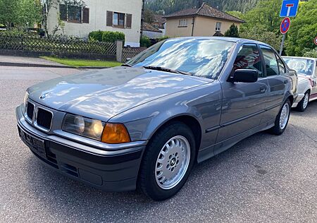 BMW 320i Lim. E36 *2. Hand*Rentner*TOP Zustand