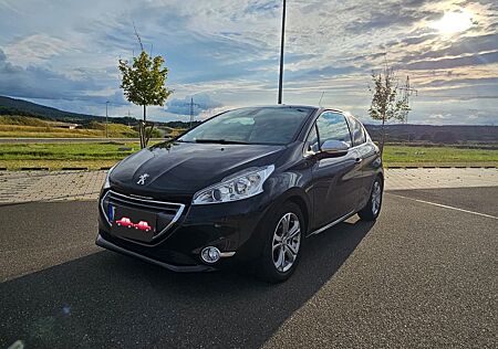 Peugeot 208 1.6 Allure 2. Hand Top Ausstattung