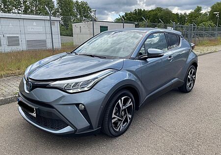 Toyota C-HR Hybrid Team D