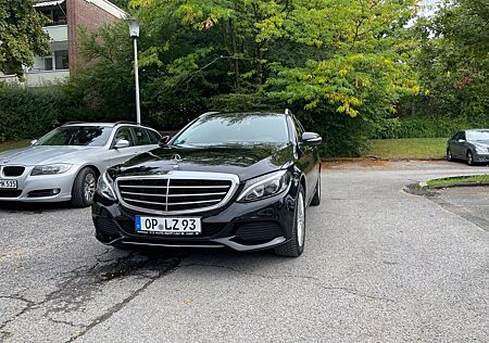 Mercedes-Benz C 220 d T EXCLUSIVE Autom. EXCLUSIVE
