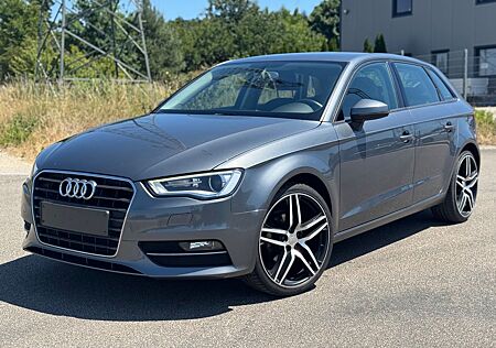 Audi A3 Sportback attraction*Xenon*6Gang*SHZ*Klima*