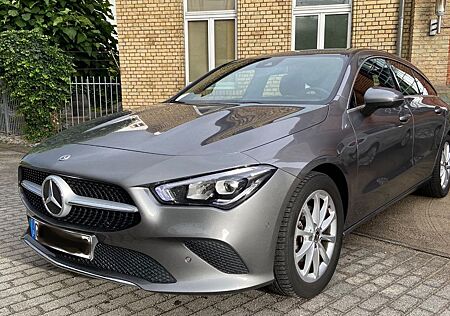 Mercedes-Benz CLA 180 Shooting Brake - Widescreen LED display