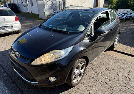 Ford Fiesta Titanium*2.HAND*TÜV*SCHECKHEFT*INSPEKTION
