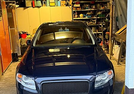 Audi A4 2.0 T FSI -