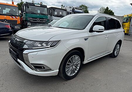 Mitsubishi Outlander PHEV Top 4WD/Leder/Garantie-100.000AHK