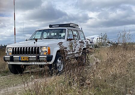 Jeep Cherokee pioneer XJ 4.0