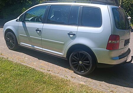 VW Touran Volkswagen 1.9 TDI 77kW Conceptline Conceptline