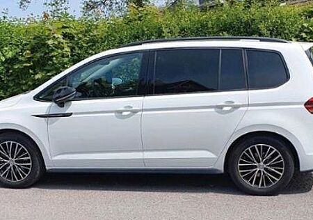VW Touran Volkswagen 1.5 TSI Highline 7 Sitzer Bus Van