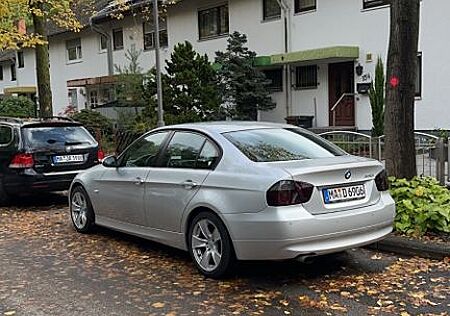 BMW 320i -