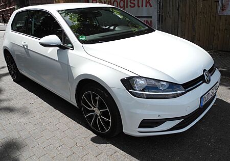 VW Golf Volkswagen 1.6 TDI SCR Trendline Trendline
