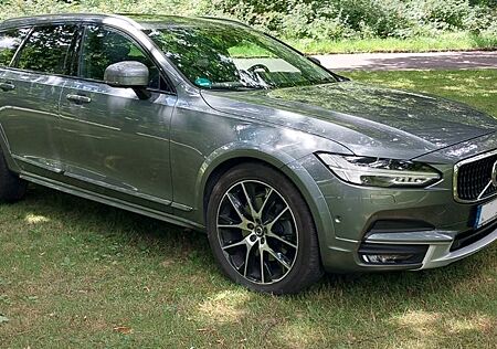 Volvo V90 Cross Country D5 AWD Pro - Polestar 240PS