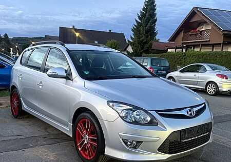 Hyundai i30 cw * KLIMA* NEU*TÜV* NUR * 47KM*Sitzhe