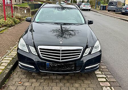 Mercedes-Benz E 350 CDI 4MATIC T BlueEFFICIENCY -