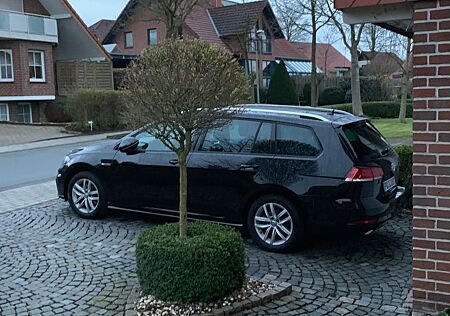 VW Golf Volkswagen Variant 2,0 TDI R-Line DSG