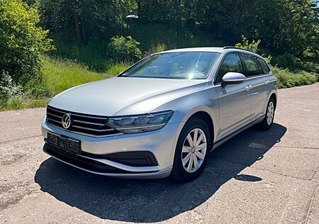 VW Passat Variant Volkswagen 1.6 TDI SCR DSG Business Vari...