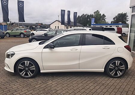 Mercedes-Benz A 160 Style PTS+SHZ+18 Zoll+WR+Tempomat