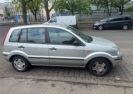 Ford Fusion 1.4 Benziner mit 1 Jahr Resttüv Klima