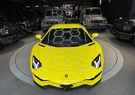 Lamborghini Aventador LP 700-4