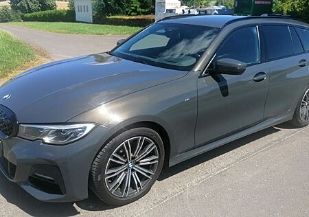 BMW 320 d xDrive M Sport Head Up Harman Laser