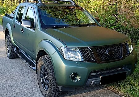 Nissan Navara gebraucht kaufen Nissan Navara 3.0 dCi V6 Autm. LE