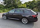 Skoda Superb Kombi 2.0 TDI DSG Style NAVI XENON PDC