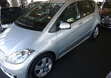 Mercedes-Benz A 180 ,Klima,Navigation,PTS,Sitzheizung,Schiebeda