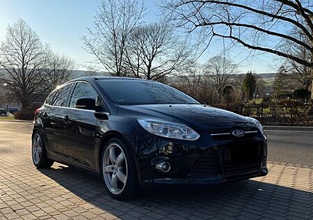 Ford Focus 2,0TDCi Titanium *Vollaustattung*