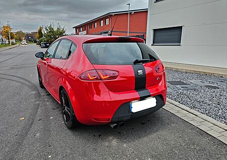 Seat Leon 2.0 TDI/Scheckheft gepflegt/8-fach bereift