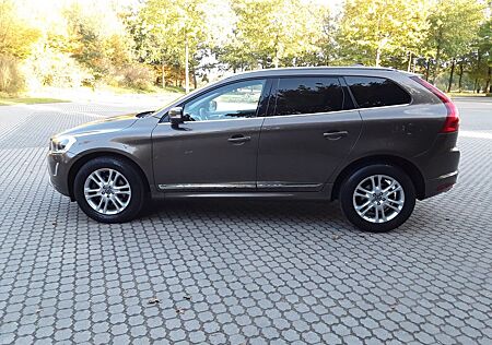 Volvo XC 60 XC60 AWD- LEDER-PANO-KAMERA-NAVI-TÜV 10/26 TOP