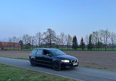 Volvo V50 D5