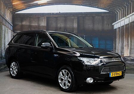 Mitsubishi Outlander PHEV Instyle Plus 4WD Klima*Dach*Leder