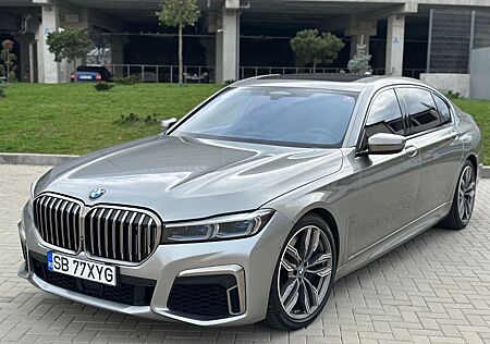 BMW M760Li xDrive V12 Executive Lounge