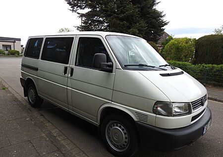 VW T4 Caravelle Volkswagen 2.5 TDI 111kW Standard