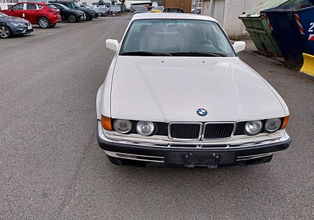 BMW 740i E32