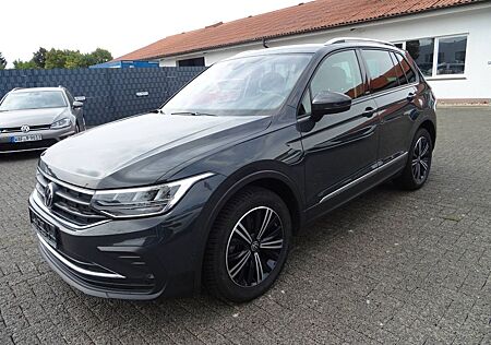 VW Tiguan Volkswagen Active 1.5 Navi LED Kamera Abstandstemp.