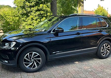 VW Tiguan Volkswagen 2.0 TDI SCR JOIN, AHK, SHZ, Navi, LMF