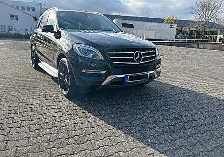 Mercedes-Benz ML 400 4MATIC -Leder-Airmatic-HUD-StHzg-Sound