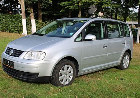 VW Touran Volkswagen Conceptline