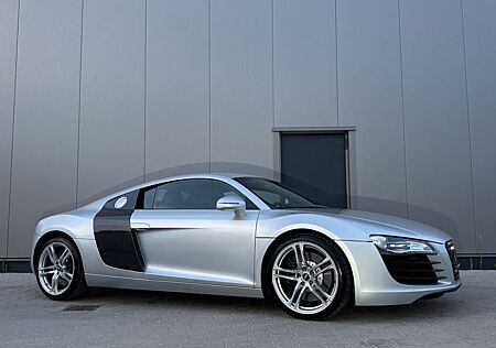 Audi R8 Coupe 4.2 FSI quattro*MANUAL GEARBOX*