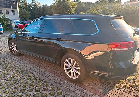 VW Passat Variant Volkswagen B8 2.0 TDI DSG Comfortline