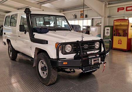 Toyota Land Cruiser 4.2 -Buschtaxi, Hu neu, Top Zustand