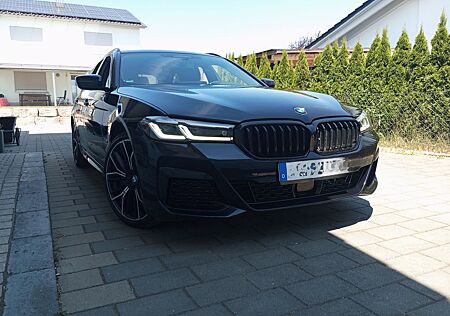 BMW 540d xDrive Touring A -