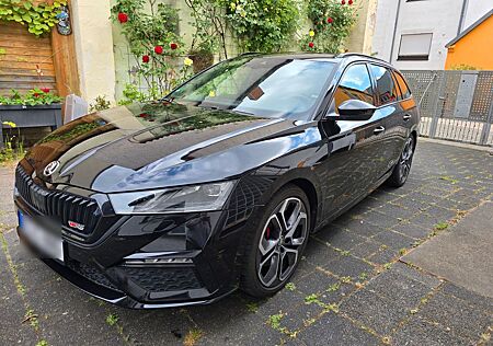 Skoda Octavia 2.0 TSI DSG RS Combi RS - Top Zustand!