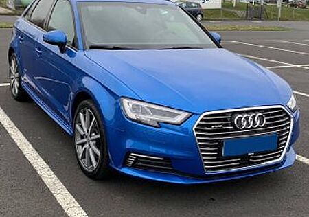 Audi A3 e-tron S-Line Sportback AHK/RFK/DAB