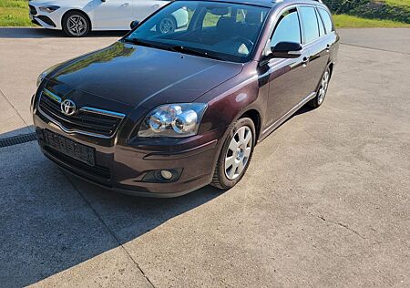 Toyota Avensis Combi 2.0 D-4D -