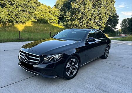 Mercedes-Benz E 200 d Limousine Avantgarde Digital Tacho