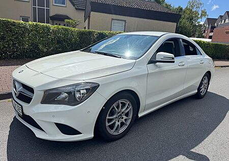 Mercedes-Benz CLA 220 CDI Limo Autom. Leder Navi TÜV
