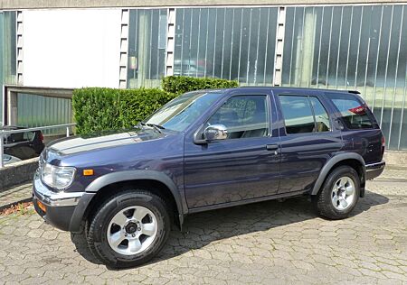 Nissan Pathfinder V6 Automatik Leder/Glasdach/Allrad